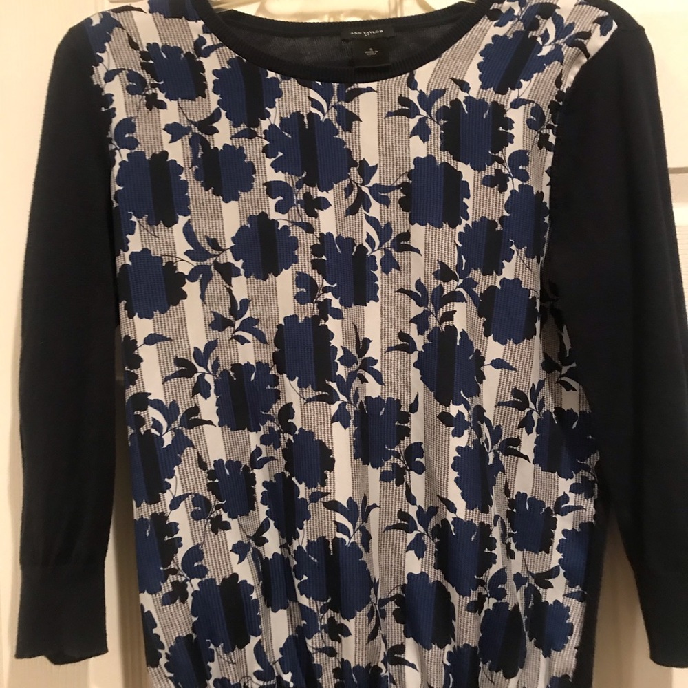 Navy top
